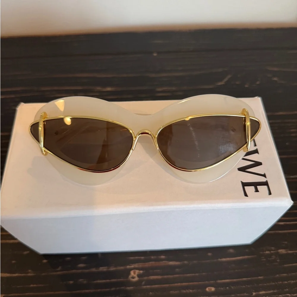 Loewe Double Frame Cat Eye Sunglasess - Picture 3 of 6